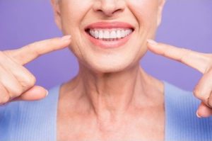 چرا انجام ایمپلنت دندان انتخاب درستی است؟